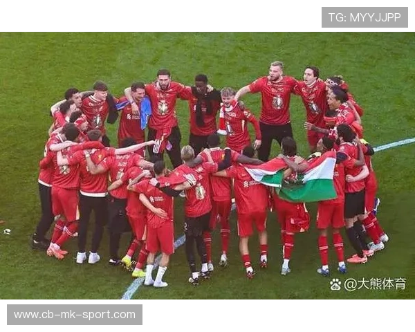 利物浦快速推进压迫对手,萨拉赫低射稍偏