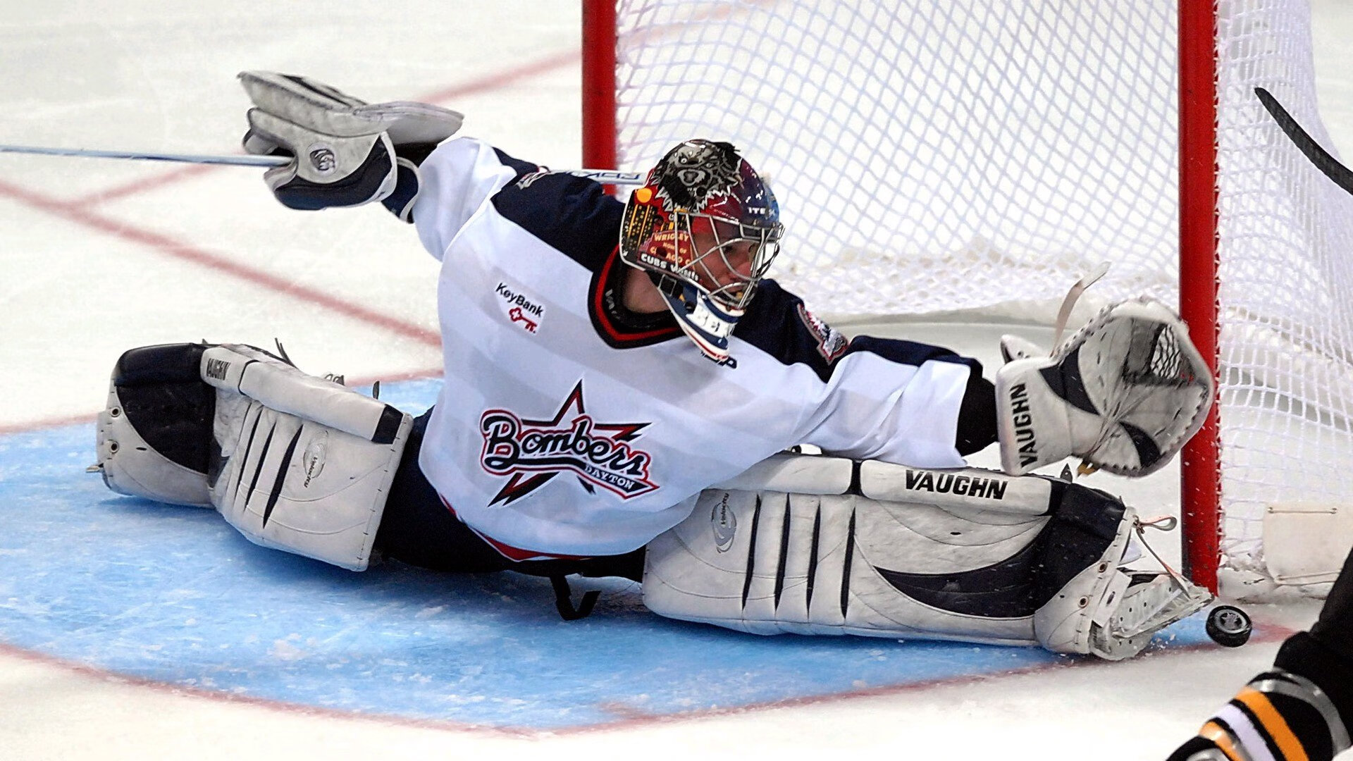 凯尔特人小前锋在训练中完成高难度突破，凯尔特人小后卫